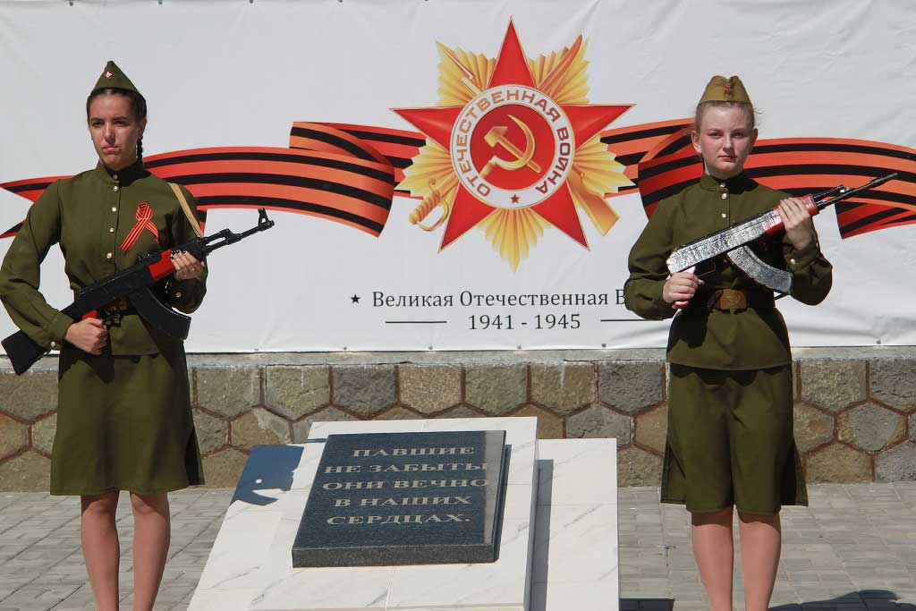 Парад Победы в Мелиховской состоялся width=