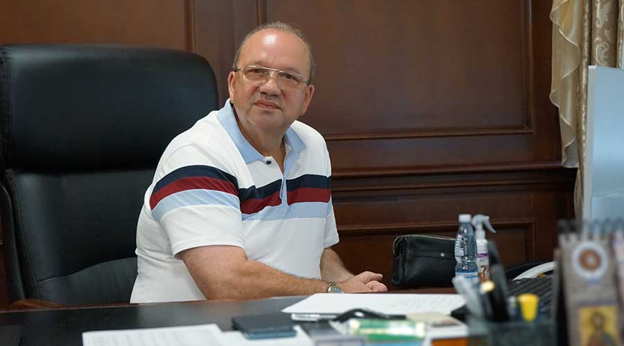 Глава администрации Усть-Донецкого района Виктор Михайлович Гуснай